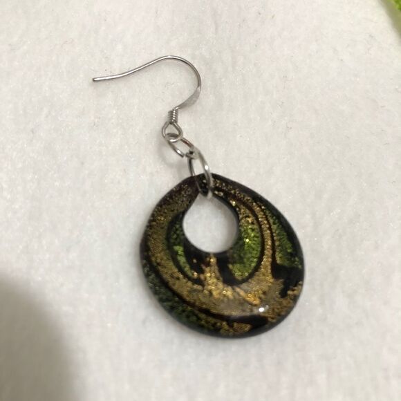 ‎Glass Pendant Necklace with Earrings Set - Picture 5 of 10